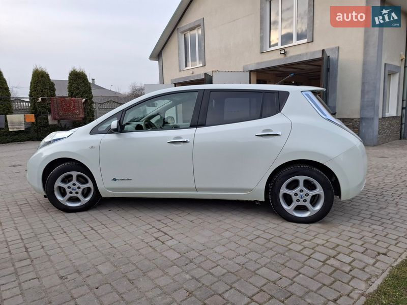 Хэтчбек Nissan Leaf 2013 в Золочеве фото 17 Хэтчбек Nissan Leaf 2013 в Золочеве