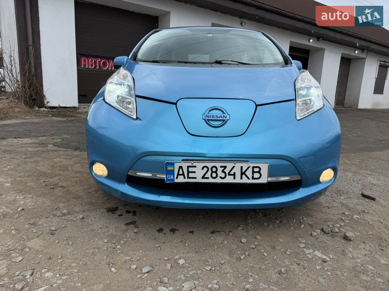 Хетчбек Nissan Leaf 2012 в Дніпрі фото 13 Хетчбек Nissan Leaf 2012 в Дніпрі