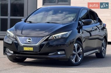 Хэтчбек Nissan Leaf 2018 в Киеве