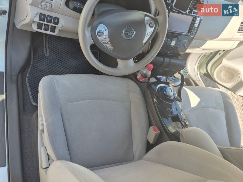 Хэтчбек Nissan Leaf 2013 в Ивано-Франковске фото 15 Хэтчбек Nissan Leaf 2013 в Ивано-Франковске