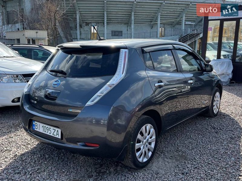 Хетчбек Nissan Leaf 2013 в Полтаві фото 3 Хетчбек Nissan Leaf 2013 в Полтаві