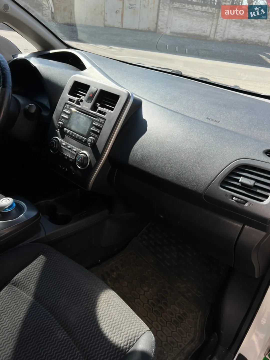 2015 Nissan Leaf - мініатюра 10