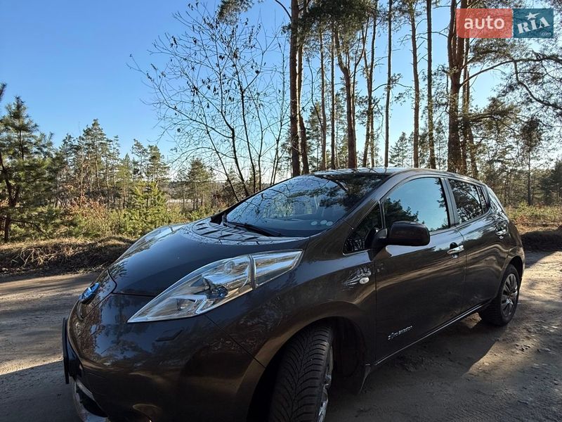 Хэтчбек Nissan Leaf 2016 в Коростышеве