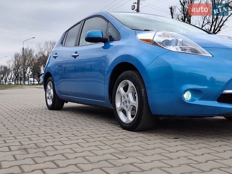 Хэтчбек Nissan Leaf 2013 в Ивано-Франковске
