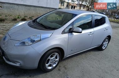 Хэтчбек Nissan Leaf 2011 в Малине