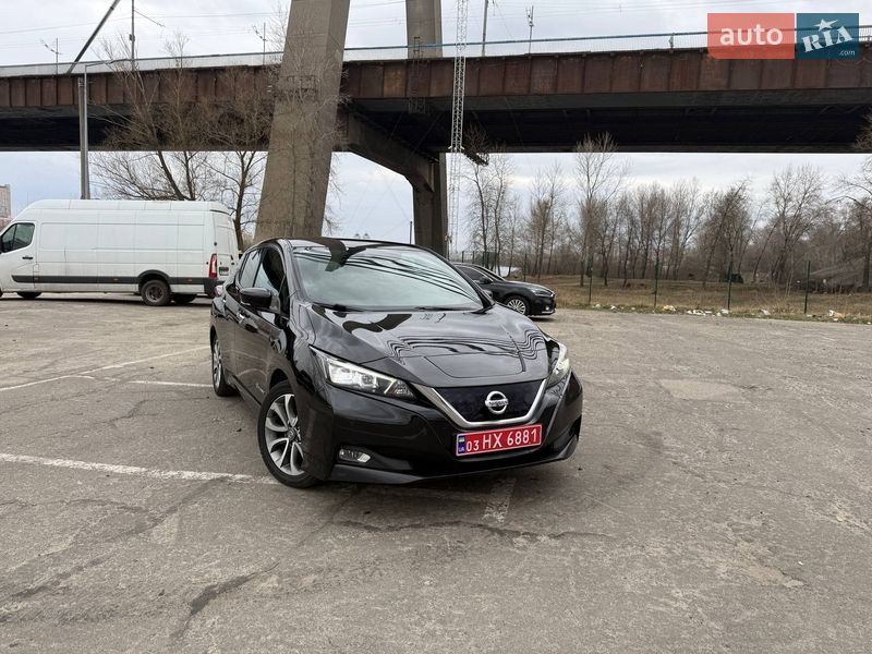 Хэтчбек Nissan Leaf 2018 в Киеве