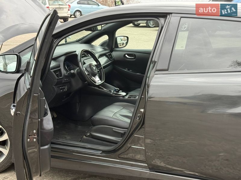 Хэтчбек Nissan Leaf 2018 в Киеве