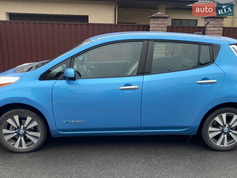 Хетчбек Nissan Leaf 2013 в Вінниці