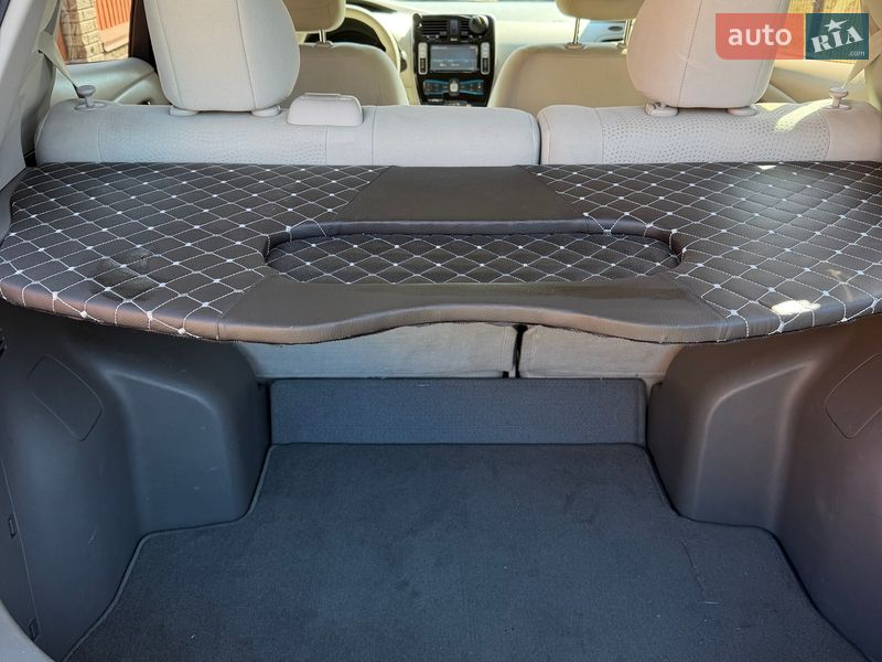 Хэтчбек Nissan Leaf 2014 в Киеве