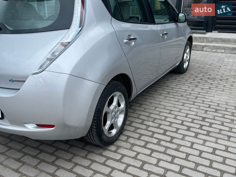 Хэтчбек Nissan Leaf 2013 в Тернополе