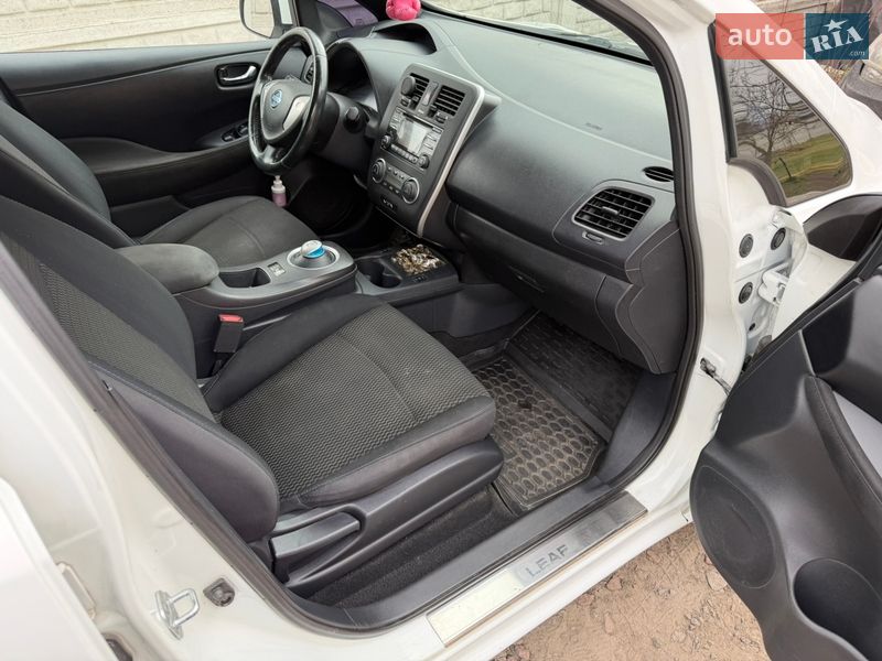 Хэтчбек Nissan Leaf 2013 в Киеве