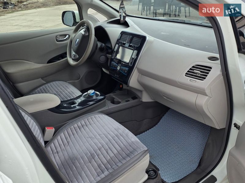 Хэтчбек Nissan Leaf 2011 в Подольске
