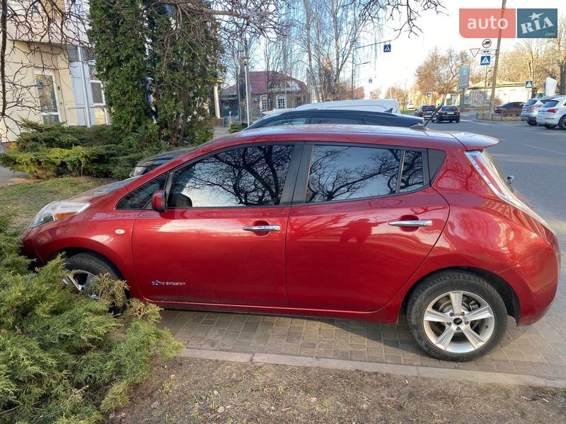 Хэтчбек Nissan Leaf 2012 в Черкассах фото 5 Хэтчбек Nissan Leaf 2012 в Черкассах