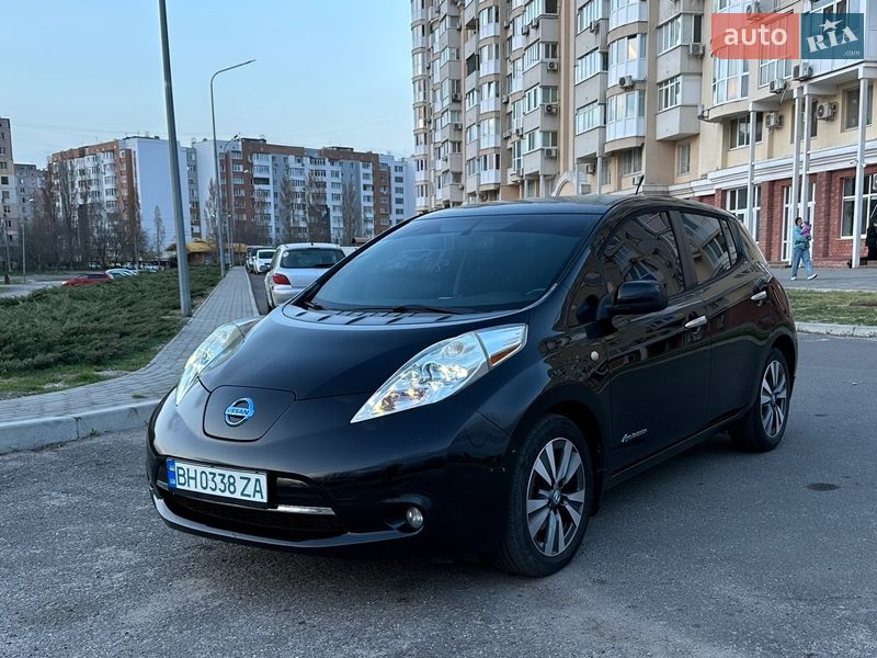 Хетчбек Nissan Leaf 2013 в Миколаєві
