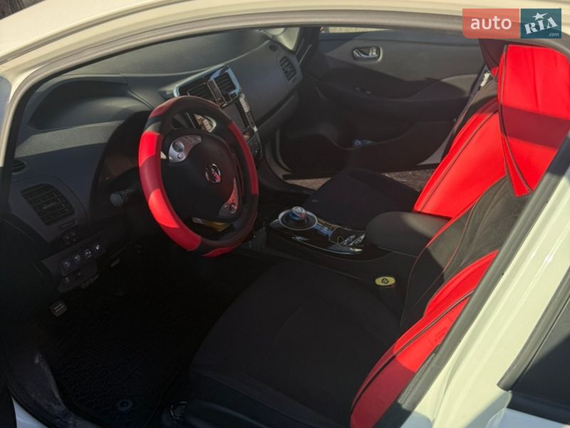 Хэтчбек Nissan Leaf 2017 в Кропивницком