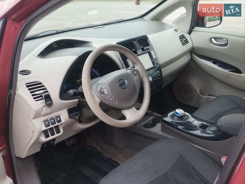 Хэтчбек Nissan Leaf 2012 в Каменец-Подольском фото 11 Хэтчбек Nissan Leaf 2012 в Каменец-Подольском