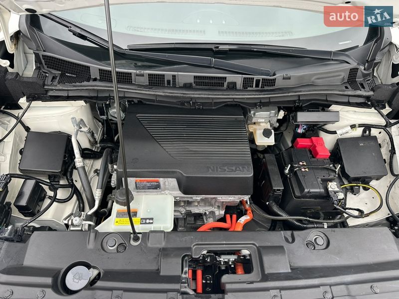 Хэтчбек Nissan Leaf 2018 в Черновцах