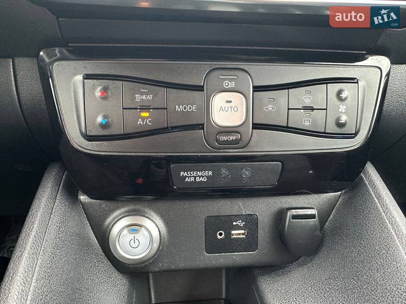 Хэтчбек Nissan Leaf 2018 в Черновцах