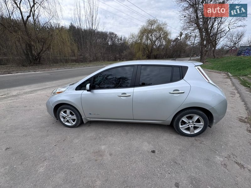 Хэтчбек Nissan Leaf 2015 в Полтаве фото 5 Хэтчбек Nissan Leaf 2015 в Полтаве