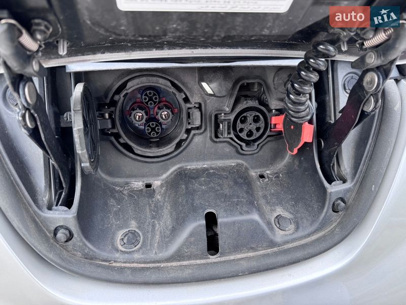 Хэтчбек Nissan Leaf 2015 в Полтаве фото 35 Хэтчбек Nissan Leaf 2015 в Полтаве