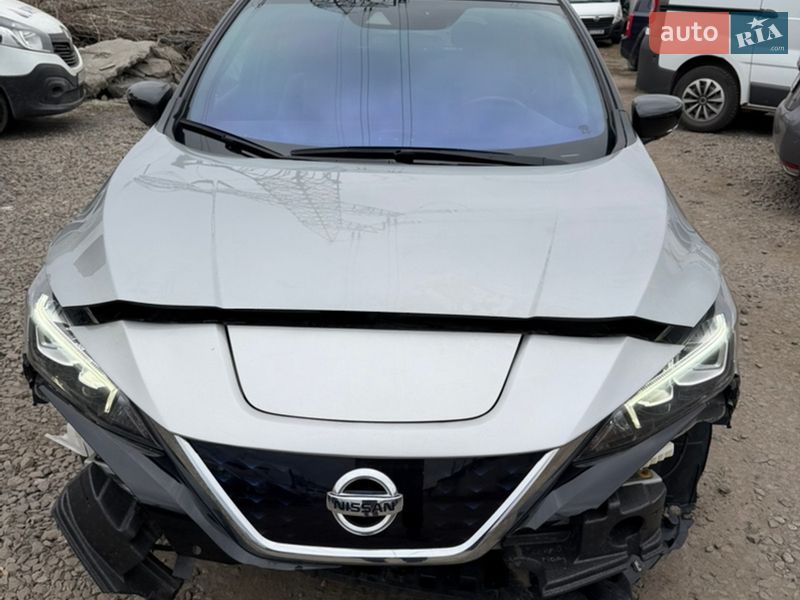 Хэтчбек Nissan Leaf 2020 в Киеве фото Хэтчбек Nissan Leaf 2020 в Киеве