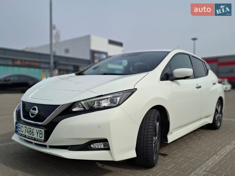 Хэтчбек Nissan Leaf 2020 в Софиевской Борщаговке фото Хэтчбек Nissan Leaf 2020 в Софиевской Борщаговке