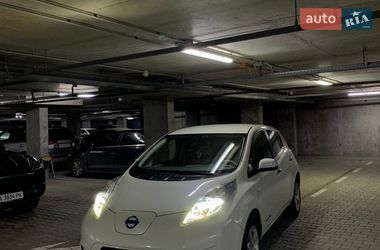 Хэтчбек Nissan Leaf 2011 в Киеве