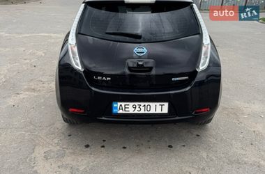Лифтбек Nissan Leaf 2015 в Днепре
