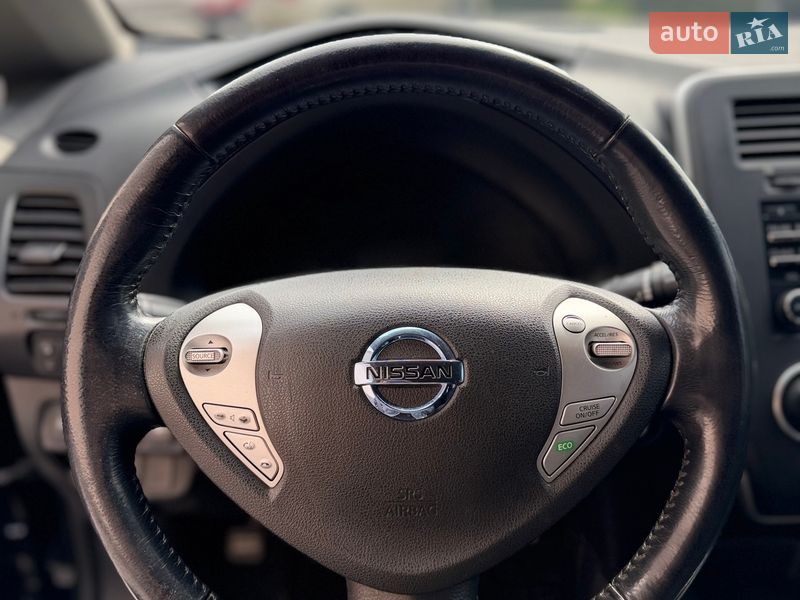 Хэтчбек Nissan Leaf 2015 в Киеве