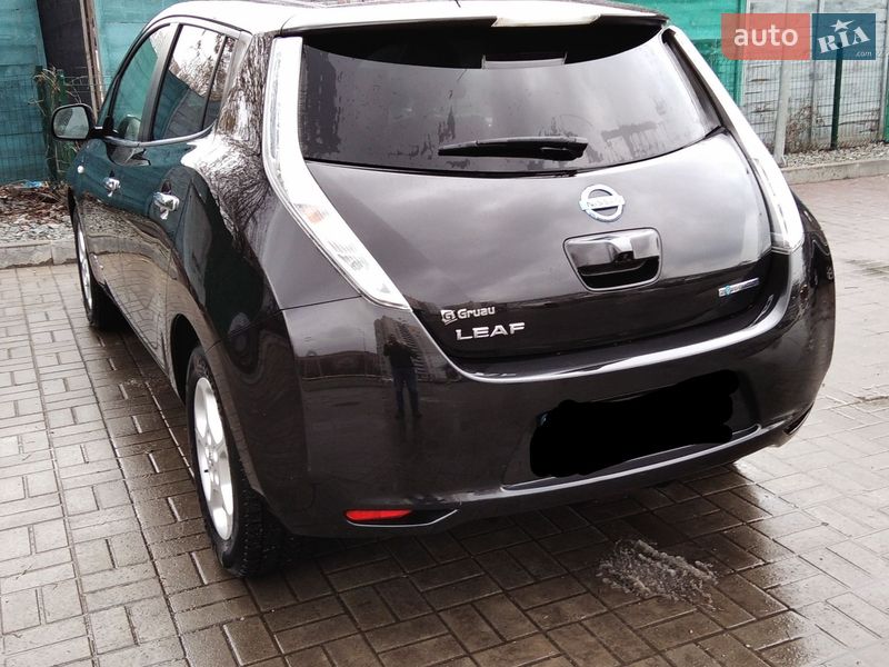 Хетчбек Nissan Leaf 2017 в Дніпрі