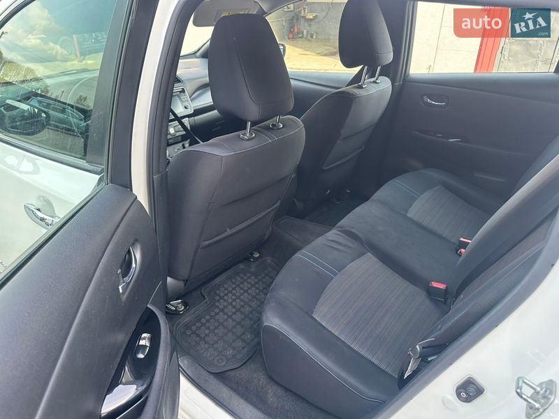 Хэтчбек Nissan Leaf 2018 в Сокале