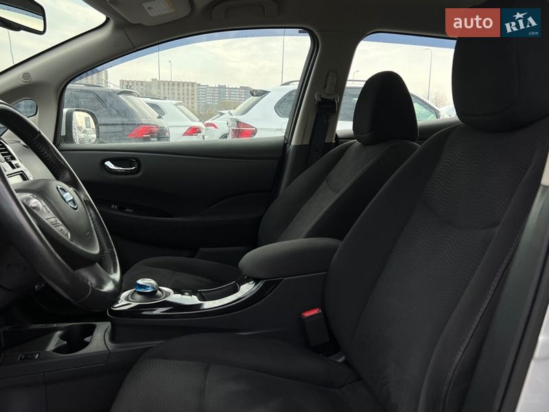 Хэтчбек Nissan Leaf 2016 в Львове