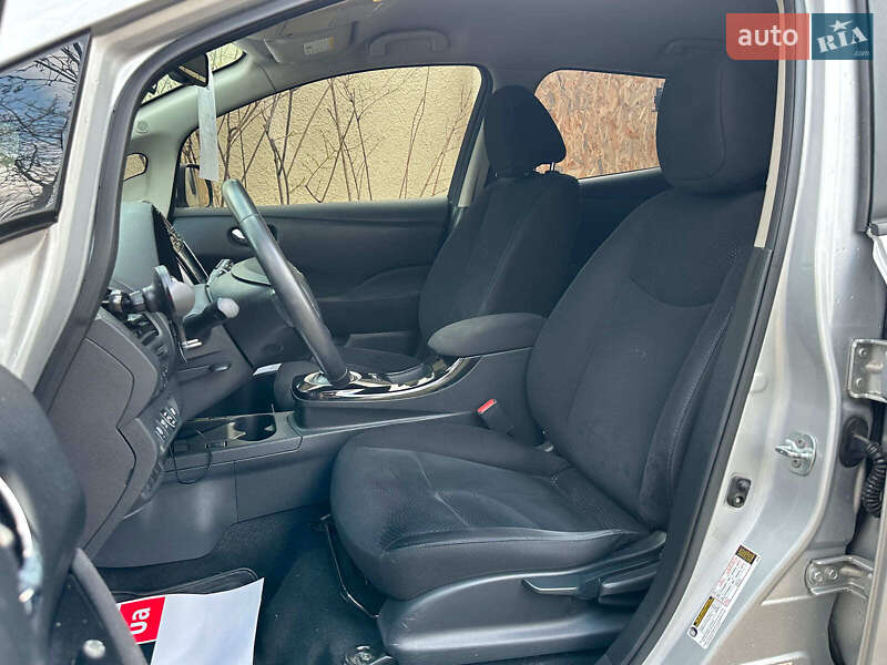 Хетчбек Nissan Leaf 2016 в Києві