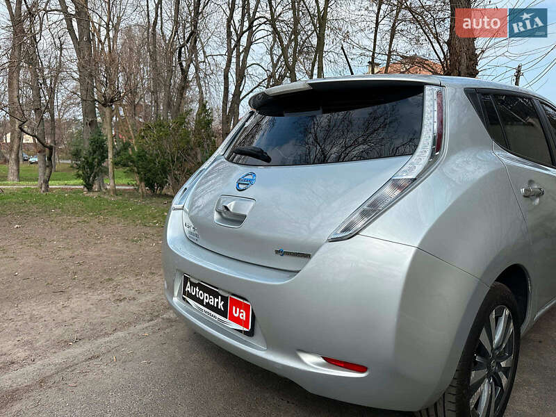 Хетчбек Nissan Leaf 2016 в Києві