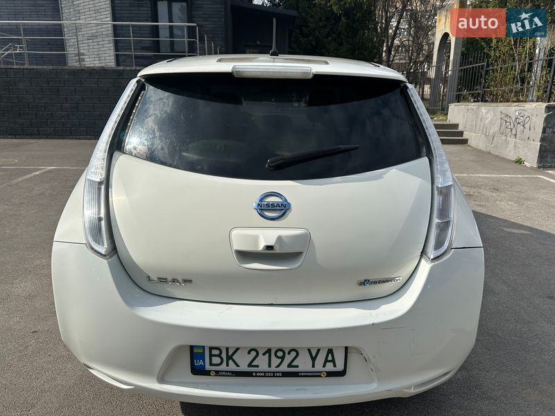 Хэтчбек Nissan Leaf 2014 в Ровно