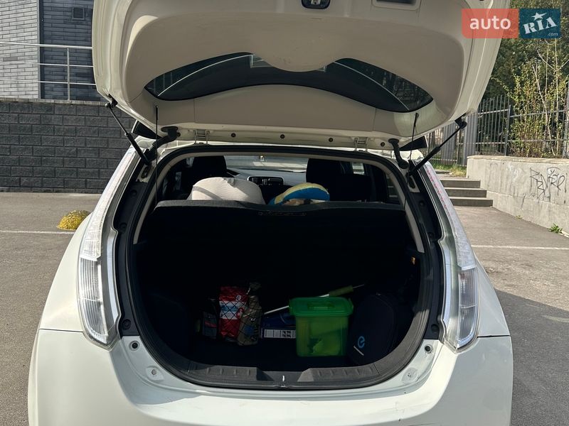 Хэтчбек Nissan Leaf 2014 в Ровно