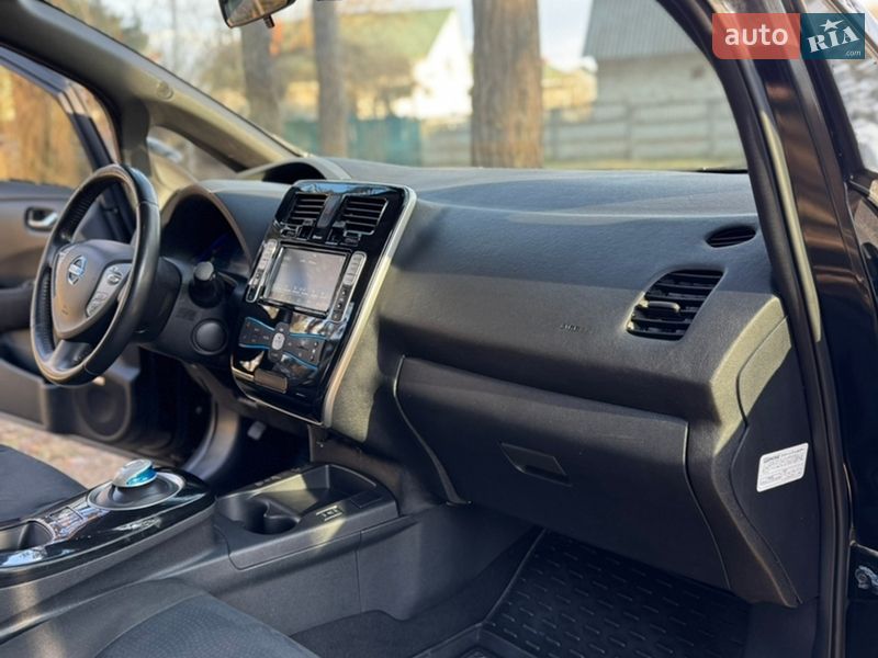 Хетчбек Nissan Leaf 2016 в Житомирі