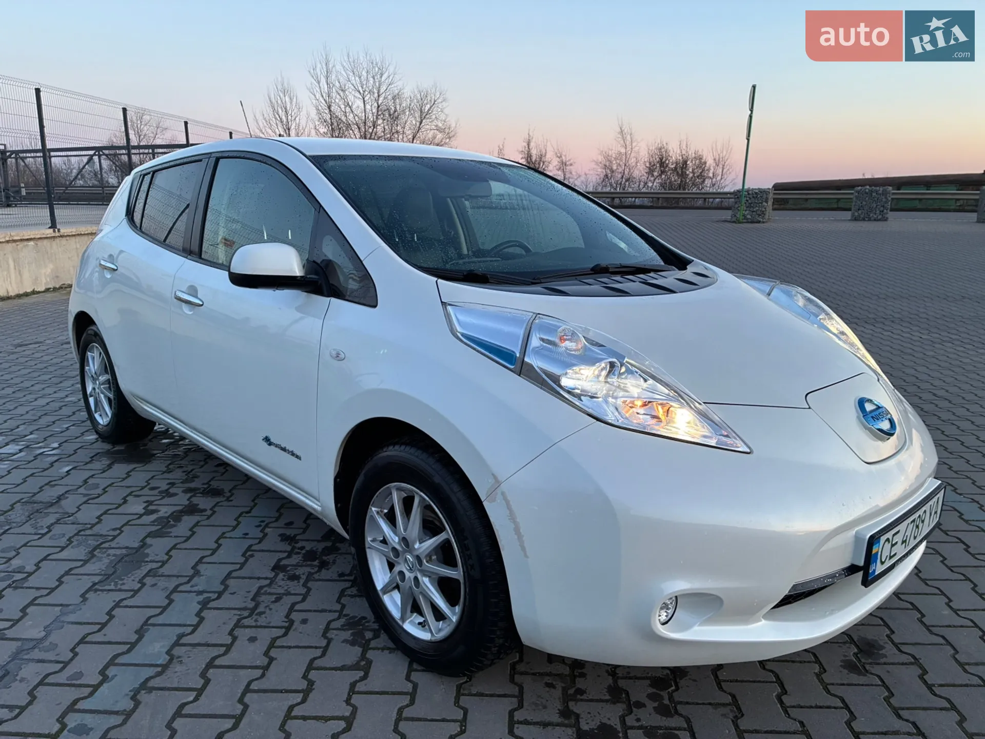 2017 Nissan Leaf - мініатюра 14