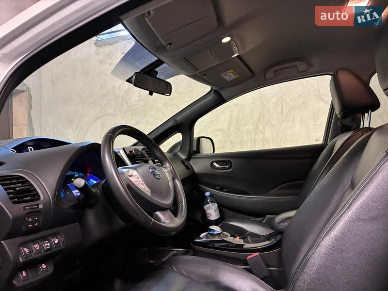 Хэтчбек Nissan Leaf 2017 в Черновцах