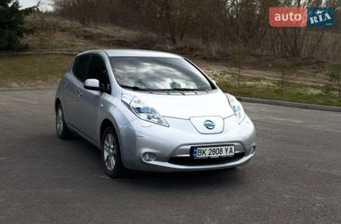 Хэтчбек Nissan Leaf 2012 в Ровно