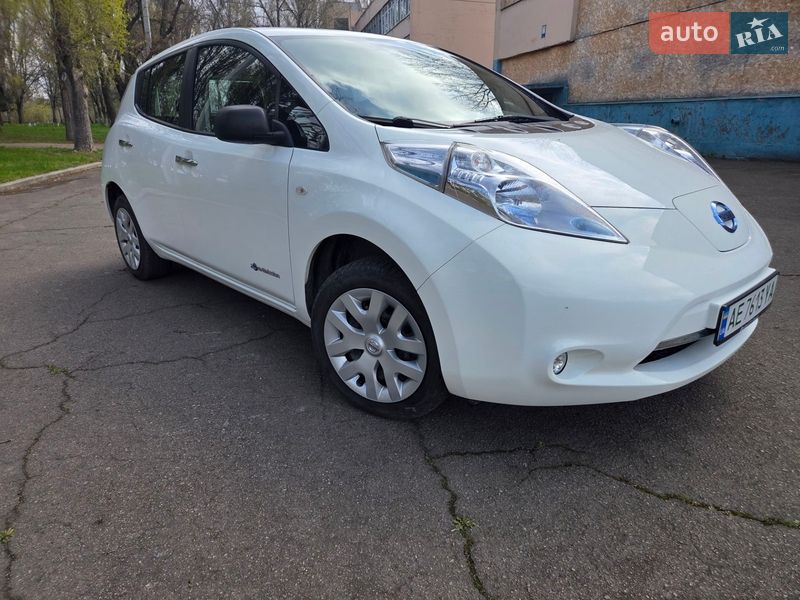 Хетчбек Nissan Leaf 2016 в Дніпрі фото 3 Хетчбек Nissan Leaf 2016 в Дніпрі