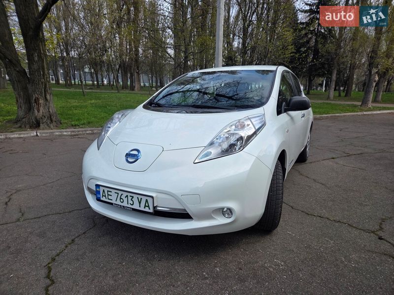 Хетчбек Nissan Leaf 2016 в Дніпрі фото 4 Хетчбек Nissan Leaf 2016 в Дніпрі
