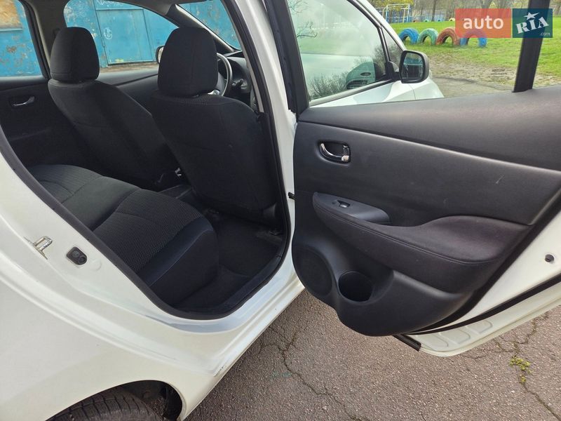 Хетчбек Nissan Leaf 2016 в Дніпрі фото 13 Хетчбек Nissan Leaf 2016 в Дніпрі