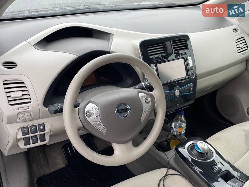 Хетчбек Nissan Leaf 2012 в Києві