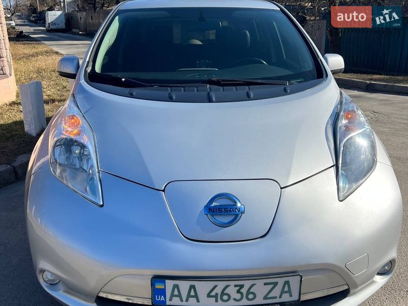 Хетчбек Nissan Leaf 2017 в Києві фото 2 Хетчбек Nissan Leaf 2017 в Києві