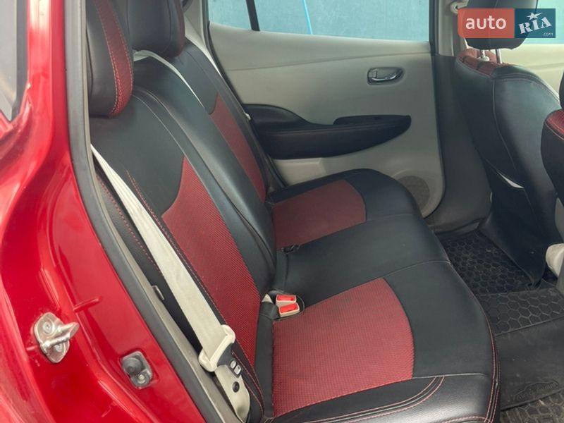 Хэтчбек Nissan Leaf 2012 в Днепре