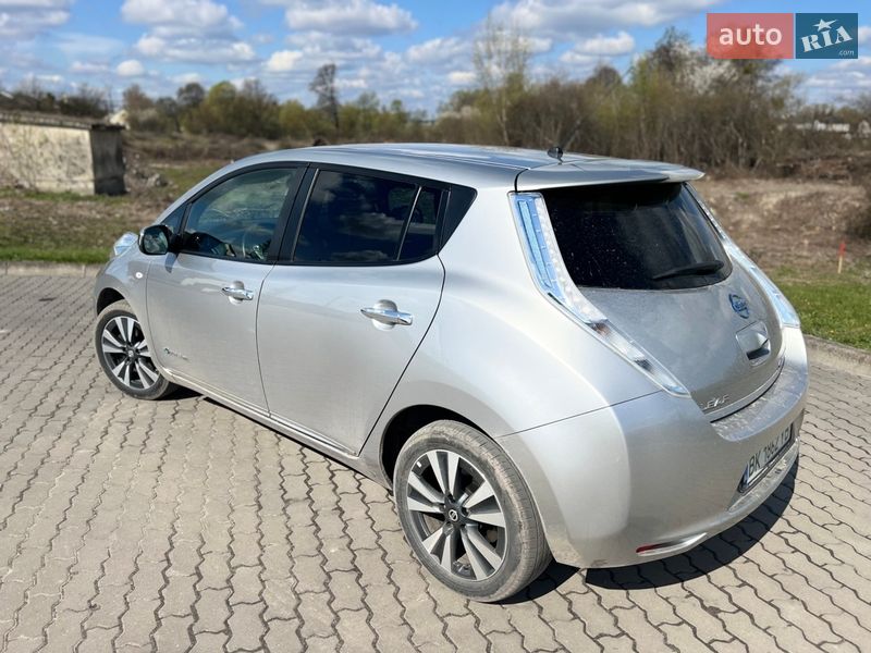 Хэтчбек Nissan Leaf 2013 в Бродах фото 6 Хэтчбек Nissan Leaf 2013 в Бродах