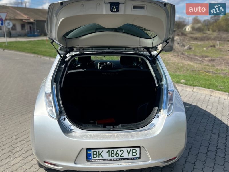 Хэтчбек Nissan Leaf 2013 в Бродах фото 11 Хэтчбек Nissan Leaf 2013 в Бродах