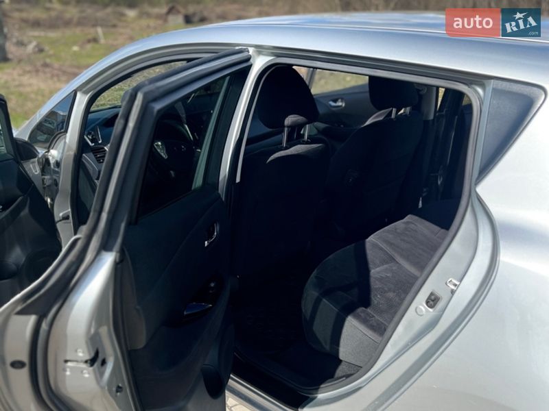 Хэтчбек Nissan Leaf 2013 в Бродах фото 14 Хэтчбек Nissan Leaf 2013 в Бродах