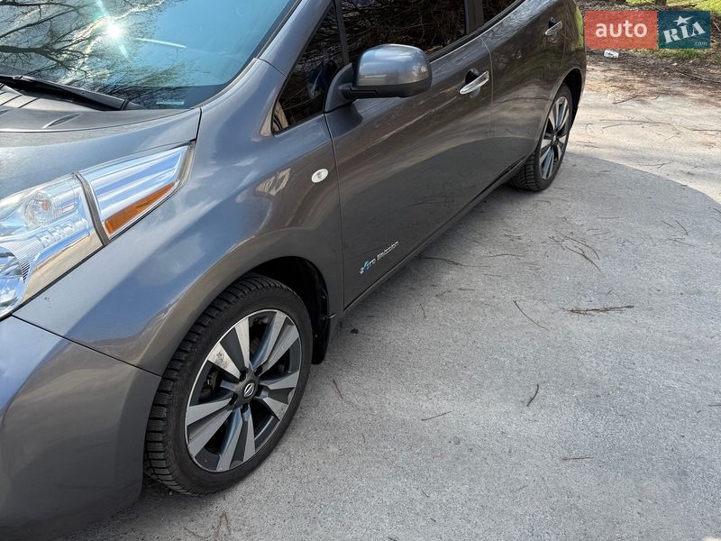 Хэтчбек Nissan Leaf 2016 в Киеве